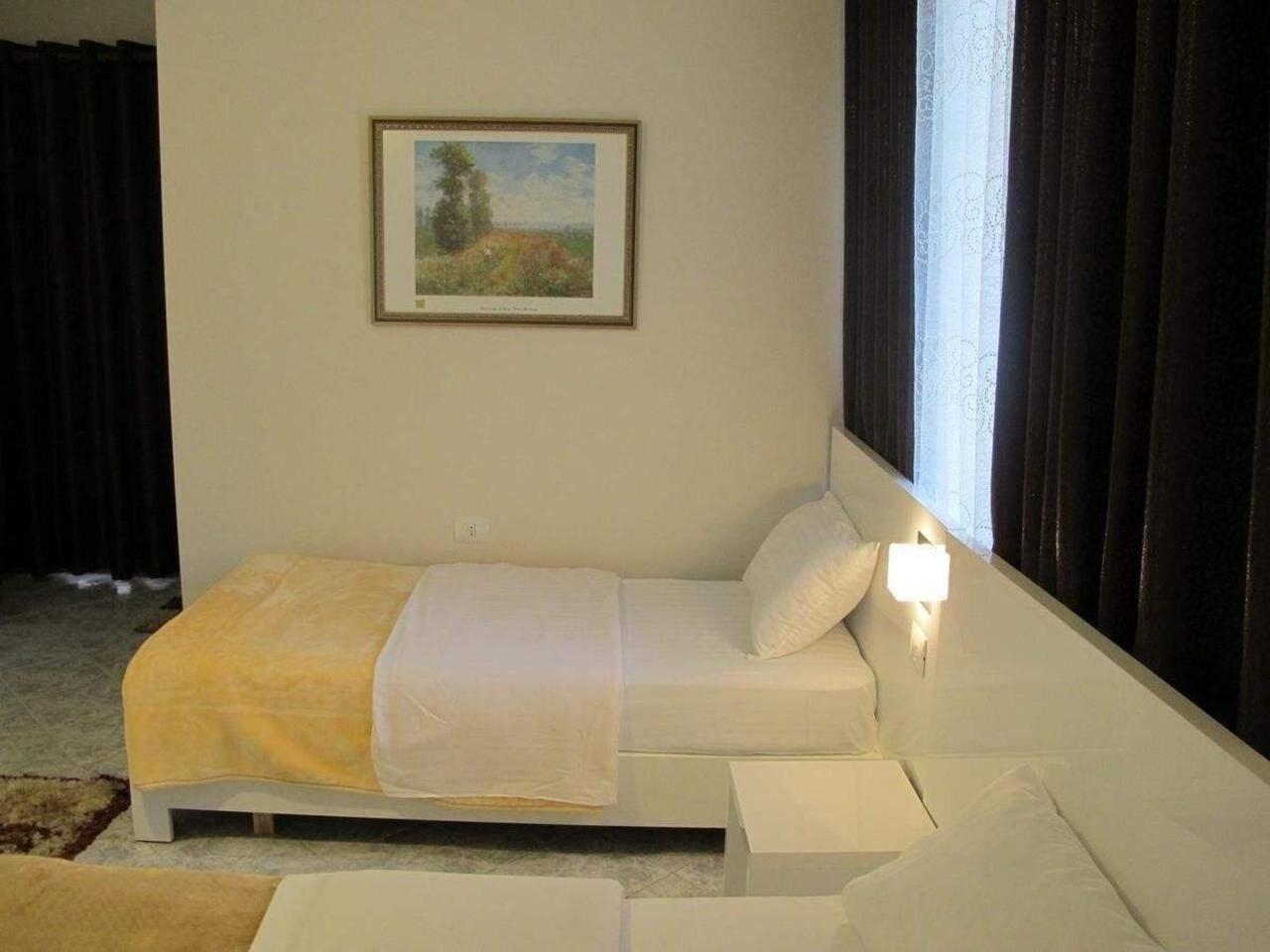 Hotel Nika Vlorë Esterno foto