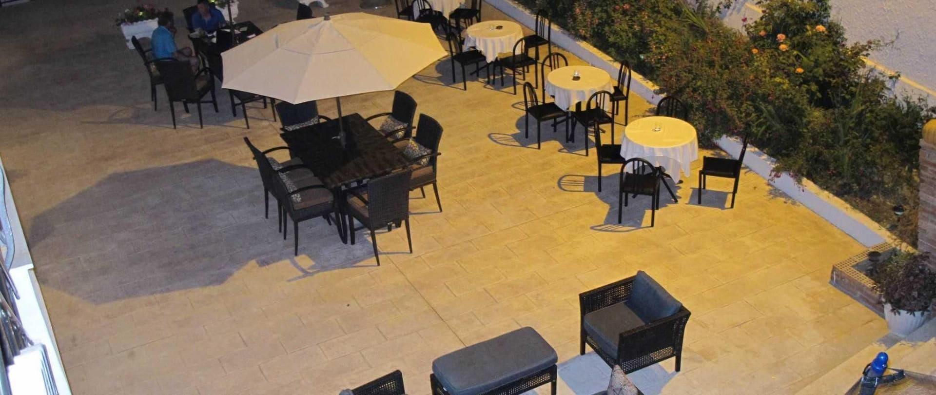 Hotel Nika Vlorë Esterno foto