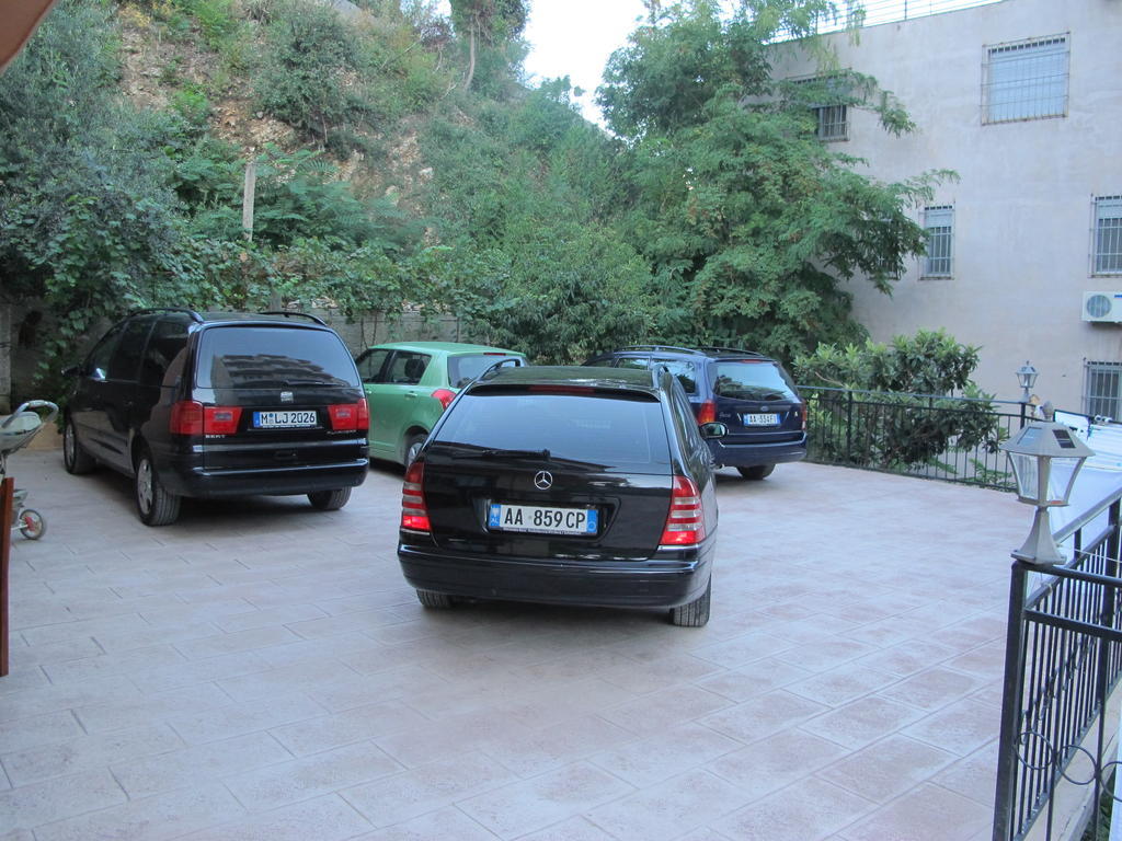 Hotel Nika Vlorë Esterno foto